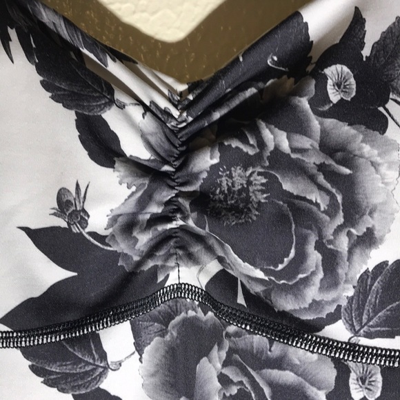 Lululemon workout active wear tank top size 4 - Picture 2 of 7